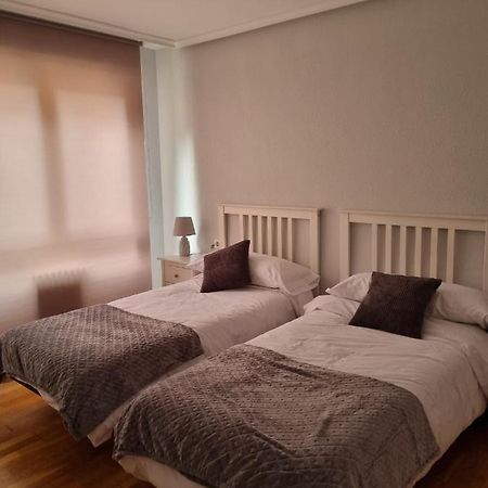 Appartamento Vivienda Silvia Renfe León Esterno foto