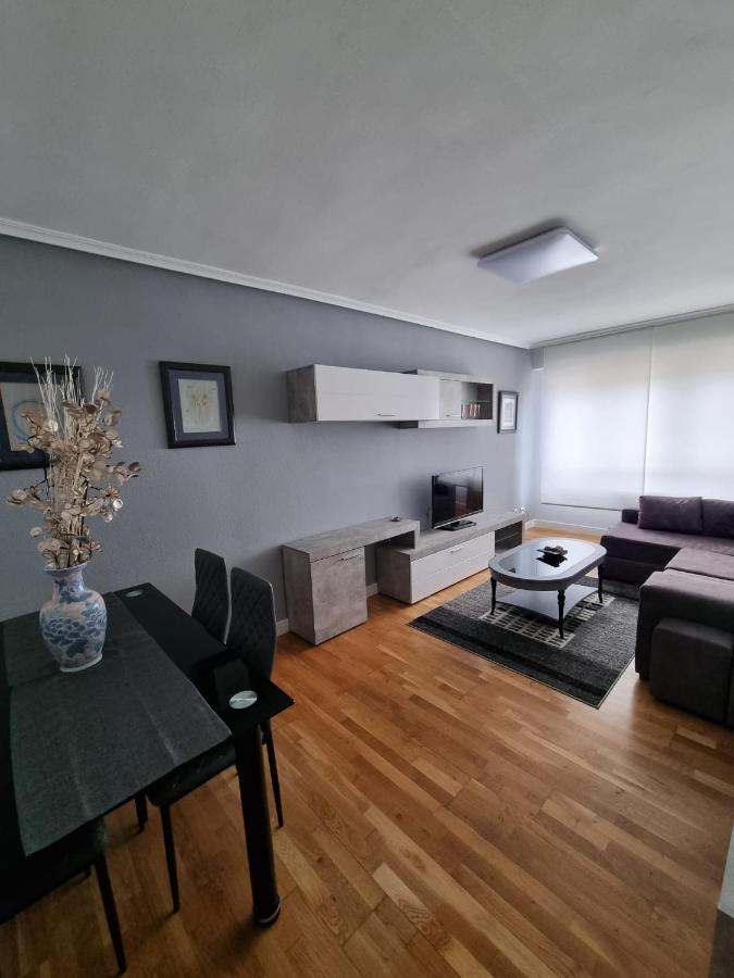 Appartamento Vivienda Silvia Renfe León Esterno foto